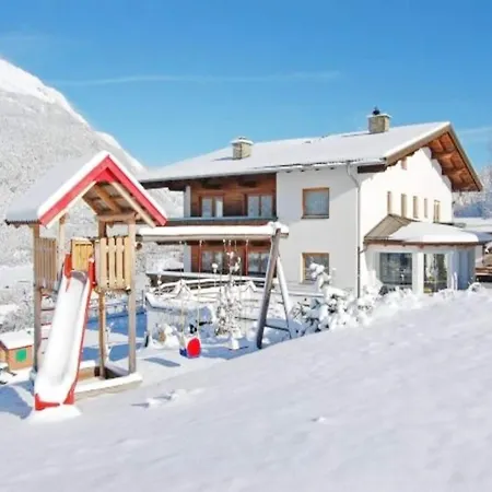 Charming Apartment In Arzl Im Pitztal Near Forest ارزل ام بيتزتال