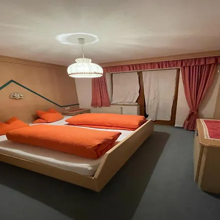 شقة Charming Apartment In Arzl Im Pitztal Near Forest